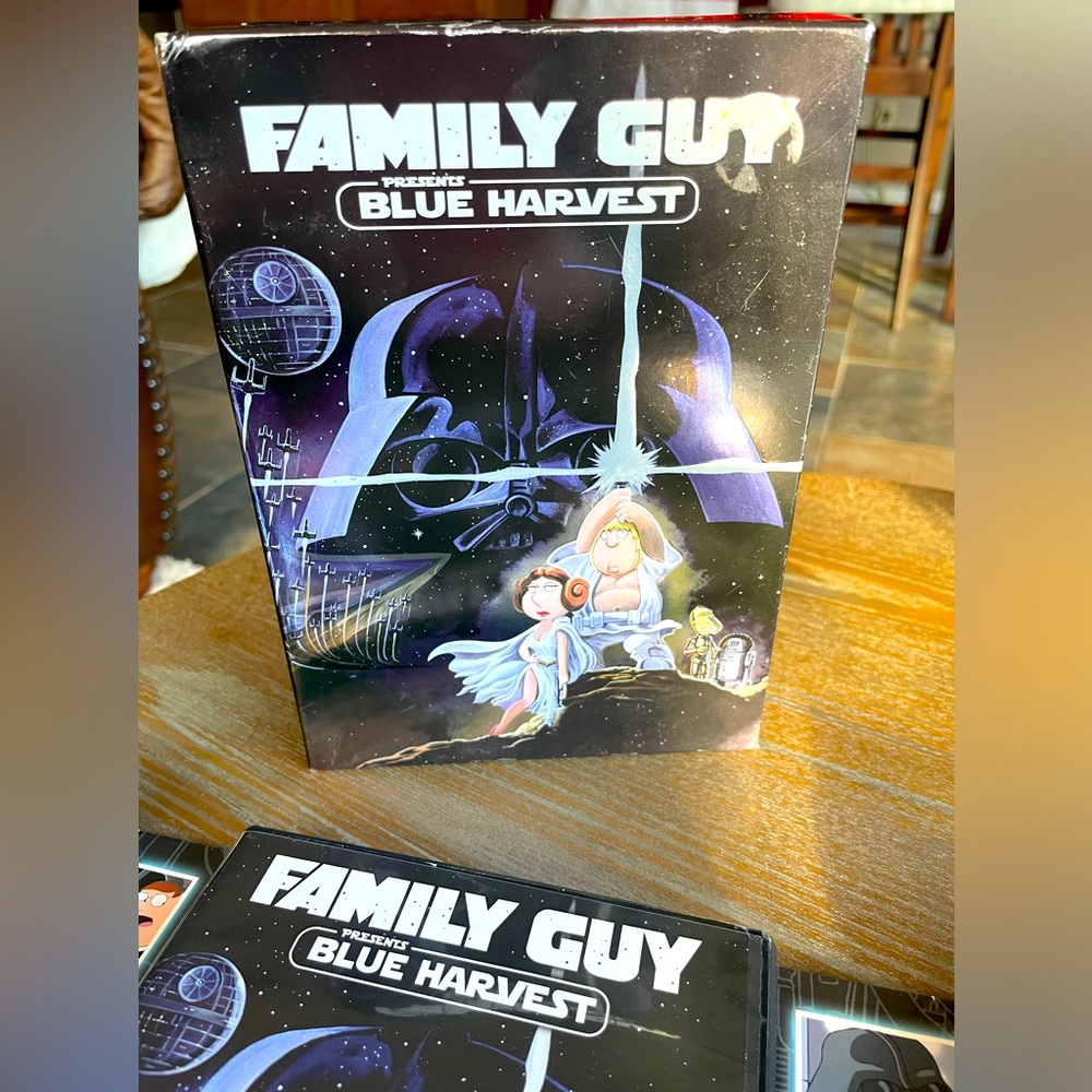 Family Guy Presents BLUE HARVEST Special collectors Set